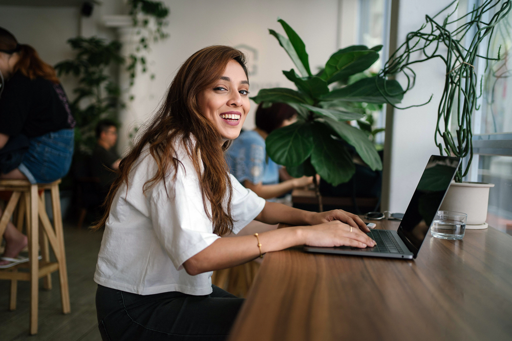 Contract vs permanent staff in Singapore | Robert Half